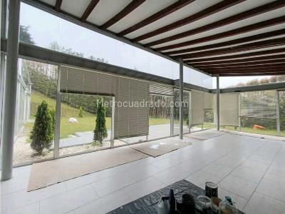 Casa de 5 alcobas en venta en Loma Del Escobero, Envigado, 400 m² · foto 5 de 20
