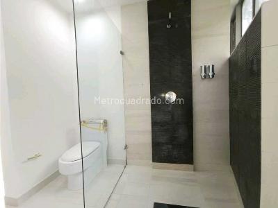 Casa de 5 alcobas en venta en Loma Del Escobero, Envigado, 400 m² · foto 13 de 20