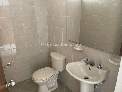 Casa de 3 alcobas en venta en El Esmeraldal, Envigado, 240 m² · foto 4 de 20