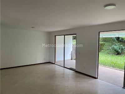 Casa de 3 alcobas en venta en El Esmeraldal, Envigado, 240 m² · foto 6 de 20