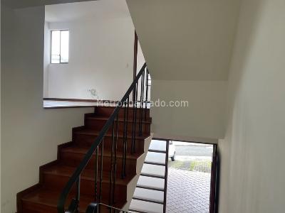 Casa de 3 alcobas en venta en El Esmeraldal, Envigado, 240 m² · foto 15 de 20