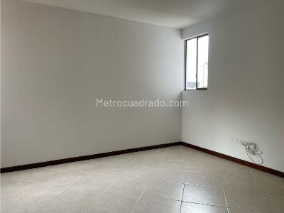 Casa de 3 alcobas en venta en El Esmeraldal, Envigado, 240 m² · foto 16 de 20