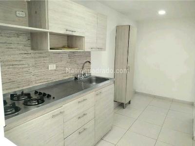 Apartamento de 3 alcobas en venta en Girardot, Medellín, 121 m² · foto 2 de 16