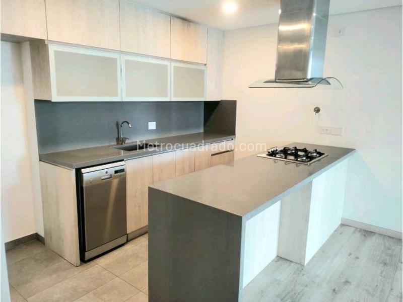Hermoso Apartamento de 2 Alcobas en Altos del Poblado - 3