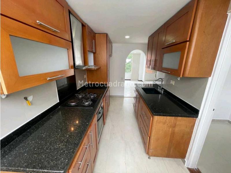 Beautiful 3BR Apartment with Social Areas in Los Balsos