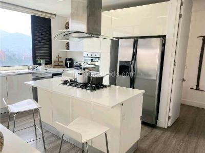 Apartamento de 3 alcobas en venta en Los Balsos, Medellín, 330 m² · foto 1 de 20