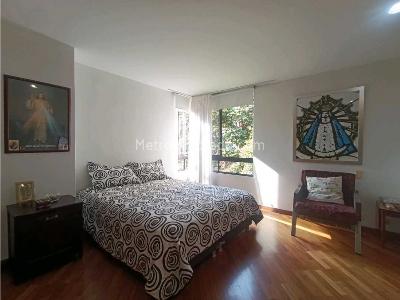 Apartamento de 3 alcobas en venta en La Florida, Medellín, 173 m² · foto 18 de 19