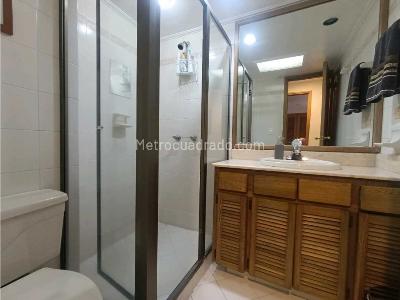 Apartamento de 3 alcobas en venta en La Florida, Medellín, 173 m² · foto 10 de 19