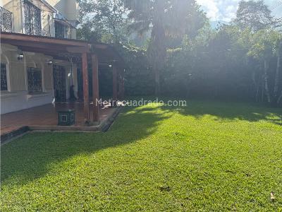 Casa de 4 alcobas en arriendo en Los Naranjos, Medellín, 400 m² · foto 8 de 18