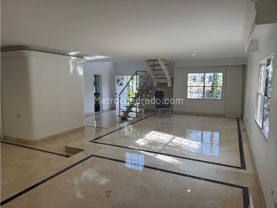 Casa de 4 alcobas en arriendo en Los Naranjos, Medellín, 400 m² · foto 18 de 18