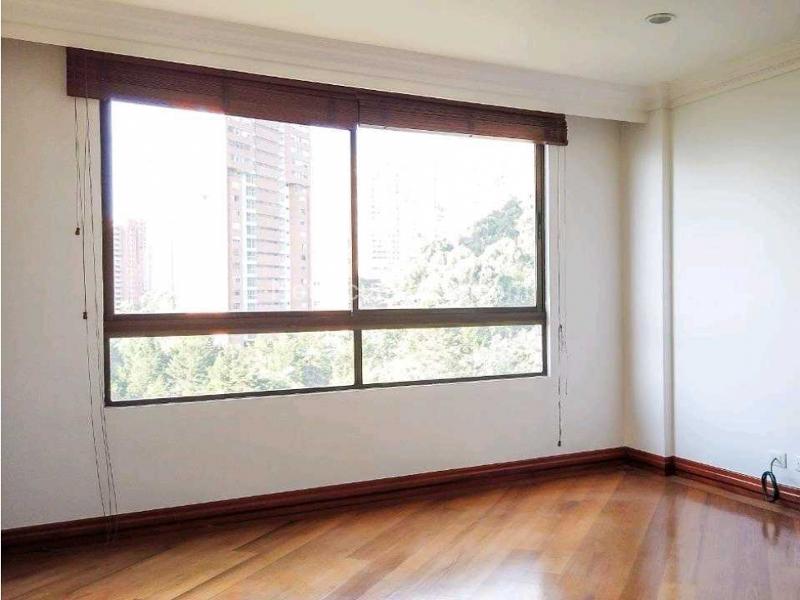 Spacious 4BR Apartment with Tennis Court in El Tesoro - 6