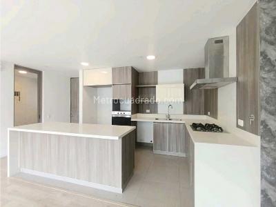 Apartamento de 3 alcobas en venta en Envigado, Envigado, 205 m² · foto 3 de 20