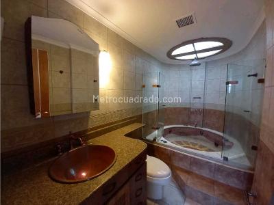 Apartamento de 2 alcobas en venta en Milla De Oro, Medellín, 183 m² · foto 16 de 20
