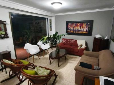 Casa de 3 alcobas en venta en San Lucas, Medellín, 195 m² · foto 2 de 20