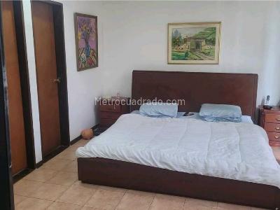 Casa de 3 alcobas en venta en San Lucas, Medellín, 195 m² · foto 4 de 20