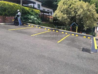 Casa de 3 alcobas en venta en San Lucas, Medellín, 195 m² · foto 7 de 20