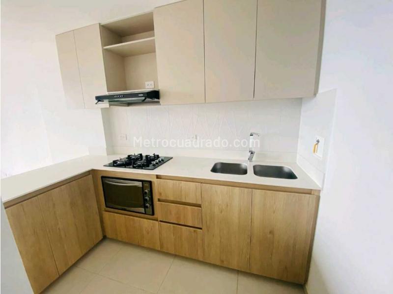 3BR Apartment in Loma Del Escobero (89 m²) - 3
