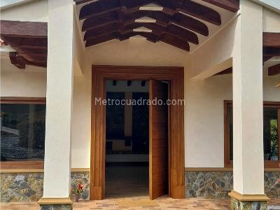 Casa de 3 alcobas en venta en Rionegro, Medellín · foto 2 de 18