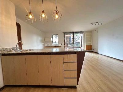 Apartaestudio en arriendo en El Tesoro, Medellín, 70 m² · foto 2 de 13