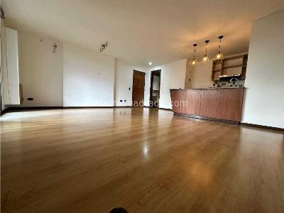 Apartaestudio en arriendo en El Tesoro, Medellín, 70 m² · foto 3 de 13