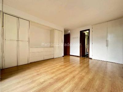 Apartaestudio en arriendo en El Tesoro, Medellín, 70 m² · foto 5 de 13