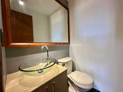 Apartaestudio en arriendo en El Tesoro, Medellín, 70 m² · foto 10 de 13
