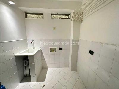 Apartaestudio en arriendo en El Tesoro, Medellín, 70 m² · foto 11 de 13