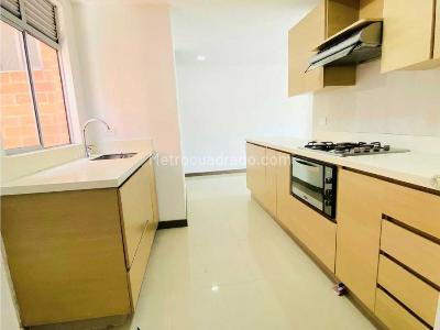 Apartamento de 3 alcobas en arriendo en Sabaneta, Sabaneta, 117 m² · foto 2 de 20