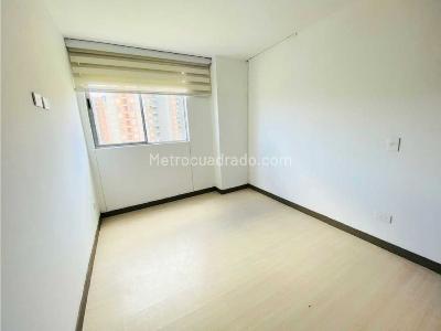 Apartamento de 3 alcobas en arriendo en Sabaneta, Sabaneta, 117 m² · foto 12 de 20