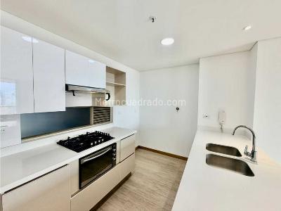 Apartaestudio en arriendo en El Tesoro, Medellín, 67 m² · foto 2 de 18
