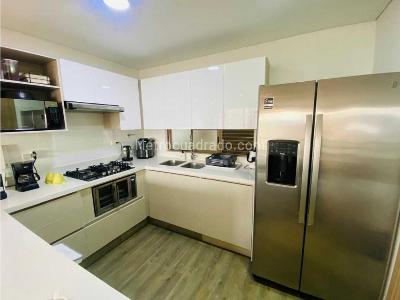 Apartamento de 3 alcobas en venta en El Tesoro, Medellín, 123 m² · foto 4 de 20