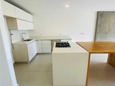 Apartamento de 2 alcobas en arriendo en Cumbres, Envigado, 82 m² · foto 3 de 16