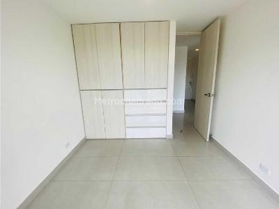 Apartamento de 2 alcobas en arriendo en Cumbres, Envigado, 82 m² · foto 6 de 16