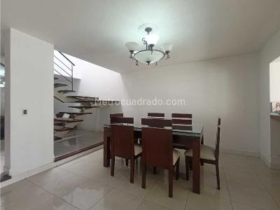 Casa de 4 alcobas en arriendo en Los Colores, Medellín, 360 m² · foto 5 de 20