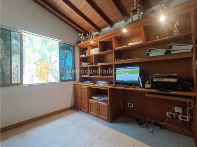 Casa de 4 alcobas en arriendo en Los Colores, Medellín, 360 m² · foto 7 de 20