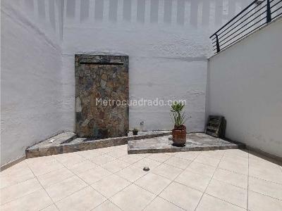 Casa de 4 alcobas en arriendo en Los Colores, Medellín, 360 m² · foto 15 de 20