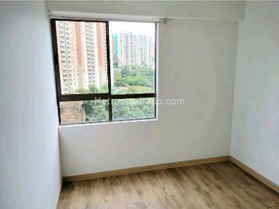 Apartamento de 2 alcobas en venta en Loma De Los Bernal, Medellín, 65 m² · foto 5 de 19