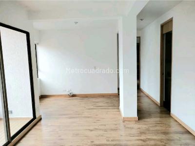 Apartamento de 2 alcobas en venta en Loma De Los Bernal, Medellín, 65 m² · foto 10 de 19
