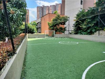 Apartamento de 2 alcobas en venta en Loma De Los Bernal, Medellín, 65 m² · foto 15 de 19