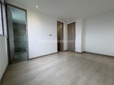 Apartamento de 4 alcobas en venta en Loma De Las Brujas, Envigado, 130 m² · foto 5 de 13