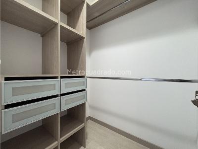Apartamento de 4 alcobas en venta en Loma De Las Brujas, Envigado, 130 m² · foto 6 de 13
