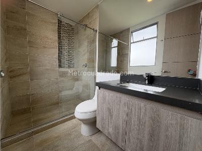 Apartamento de 4 alcobas en venta en Loma De Las Brujas, Envigado, 130 m² · foto 7 de 13