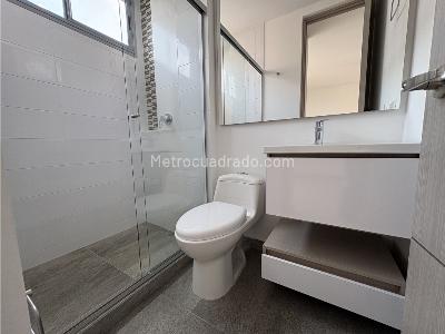 Apartamento de 4 alcobas en venta en Loma De Las Brujas, Envigado, 130 m² · foto 8 de 13