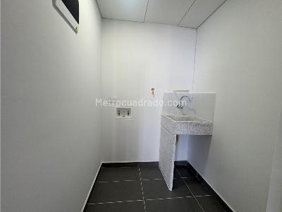 Apartamento de 2 alcobas en venta en Las Palmas, Medellín, 64 m² · foto 3 de 18
