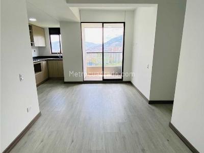 Apartamento de 3 alcobas en venta en Las Palmas, Medellín, 70 m² · foto 3 de 20