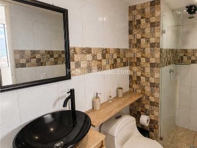 Apartamento de 2 alcobas en venta en Calasanz, Medellín, 44 m² · foto 2 de 10