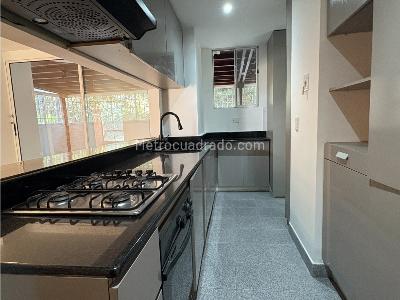 Apartamento de 3 alcobas en venta en El Poblado, Medellín, 130 m² · foto 10 de 14