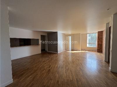 Apartamento de 3 alcobas en venta en El Poblado, Medellín, 130 m² · foto 1 de 14
