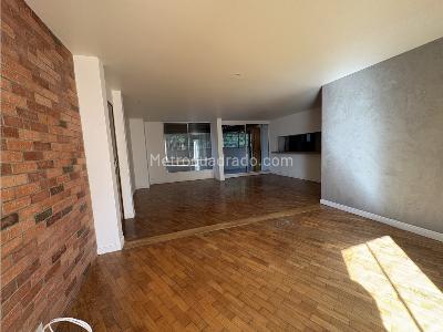 Apartamento de 3 alcobas en venta en El Poblado, Medellín, 130 m² · foto 2 de 14