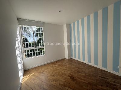Apartamento de 3 alcobas en venta en El Poblado, Medellín, 130 m² · foto 3 de 14